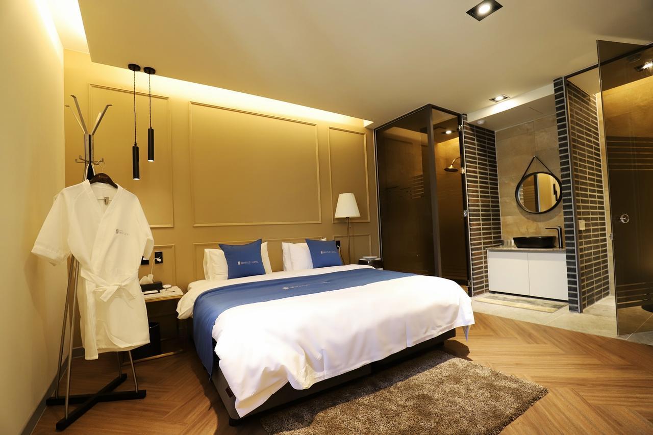 Chuncheon Hotel Bentley מראה חיצוני תמונה