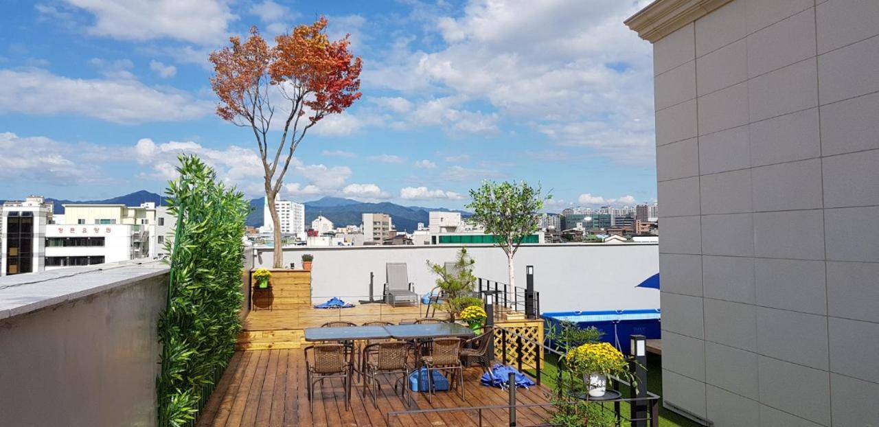 Chuncheon Hotel Bentley מראה חיצוני תמונה