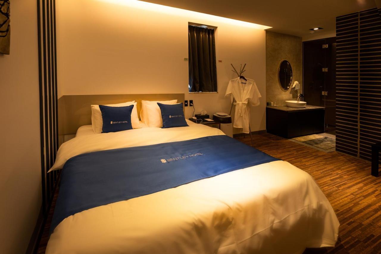 Chuncheon Hotel Bentley מראה חיצוני תמונה