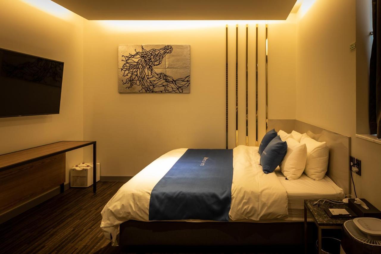 Chuncheon Hotel Bentley מראה חיצוני תמונה