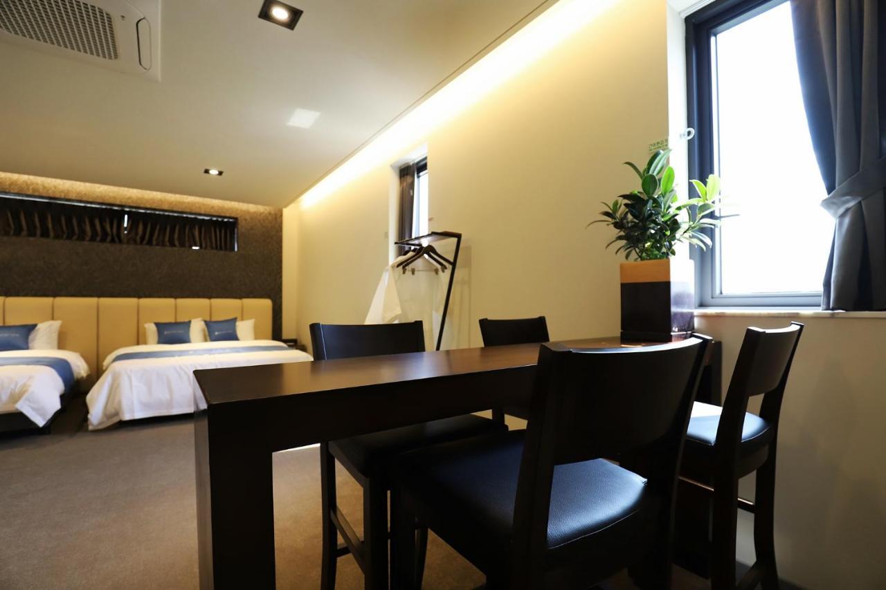 Chuncheon Hotel Bentley מראה חיצוני תמונה