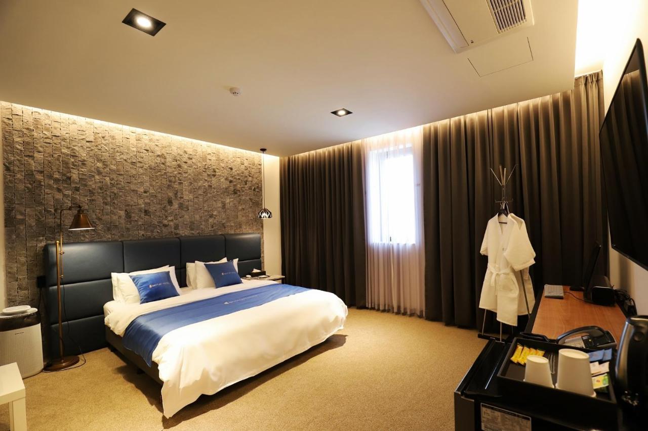 Chuncheon Hotel Bentley מראה חיצוני תמונה